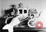 Standbild Replik von Kutschen New York United States USA, 1930, aus Sekunde 62 historischem Filmmaterial Videoclip 65675068043