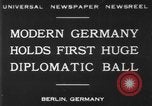 Standbild ball Tanz Berlin Deutschland, 1930, aus Sekunde 1 historischem Filmmaterial Videoclip 65675068044
