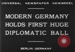 Standbild ball Tanz Berlin Deutschland, 1930, aus Sekunde 3 historischem Filmmaterial Videoclip 65675068044