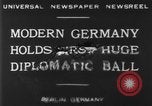 Standbild ball Tanz Berlin Deutschland, 1930, aus Sekunde 5 historischem Filmmaterial Videoclip 65675068044
