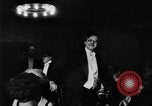 Standbild ball Tanz Berlin Deutschland, 1930, aus Sekunde 37 historischem Filmmaterial Videoclip 65675068044