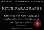 Image femme mouches Comper Swift monoplan Liverpool en Angleterre, 1930, de la seconde 3 séquences d'archives historiques vidéo 65675068046