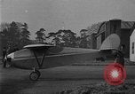 Image femme mouches Comper Swift monoplan Liverpool en Angleterre, 1930, de la seconde 17 séquences d'archives historiques vidéo 65675068046