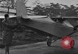 Image femme mouches Comper Swift monoplan Liverpool en Angleterre, 1930, de la seconde 23 séquences d'archives historiques vidéo 65675068046