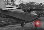 Image femme mouches Comper Swift monoplan Liverpool en Angleterre, 1930, de la seconde 24 séquences d'archives historiques vidéo 65675068046