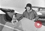 Image femme mouches Comper Swift monoplan Liverpool en Angleterre, 1930, de la seconde 30 séquences d'archives historiques vidéo 65675068046