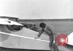 Image femme mouches Comper Swift monoplan Liverpool en Angleterre, 1930, de la seconde 34 séquences d'archives historiques vidéo 65675068046