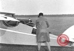 Image femme mouches Comper Swift monoplan Liverpool en Angleterre, 1930, de la seconde 38 séquences d'archives historiques vidéo 65675068046