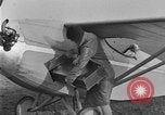 Image femme mouches Comper Swift monoplan Liverpool en Angleterre, 1930, de la seconde 47 séquences d'archives historiques vidéo 65675068046