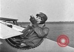 Image femme mouches Comper Swift monoplan Liverpool en Angleterre, 1930, de la seconde 60 séquences d'archives historiques vidéo 65675068046