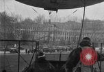 Immagine di Esercito di terra di aviatori blimp presso il Lincoln Memorial Washington DC USA, 1930, secondo 50 filmato di repertorio 65675068048