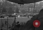 Immagine di Esercito di terra di aviatori blimp presso il Lincoln Memorial Washington DC USA, 1930, secondo 58 filmato di repertorio 65675068048