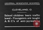Standbild Verkehrsregeln Cleveland Ohio USA, 1930, aus Sekunde 1 historischem Filmmaterial Videoclip 65675068054
