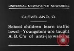 Standbild Verkehrsregeln Cleveland Ohio USA, 1930, aus Sekunde 3 historischem Filmmaterial Videoclip 65675068054