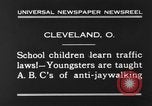 Standbild Verkehrsregeln Cleveland Ohio USA, 1930, aus Sekunde 9 historischem Filmmaterial Videoclip 65675068054