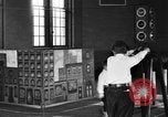 Standbild Verkehrsregeln Cleveland Ohio USA, 1930, aus Sekunde 28 historischem Filmmaterial Videoclip 65675068054