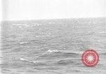 Image convoi de navires nord de l'Océan Atlantique, 1942, de la seconde 14 séquences d'archives historiques vidéo 65675068071