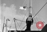 Image convoi de navires nord de l'Océan Atlantique, 1942, de la seconde 28 séquences d'archives historiques vidéo 65675068071