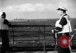 Image convoi de navires nord de l'Océan Atlantique, 1942, de la seconde 41 séquences d'archives historiques vidéo 65675068071