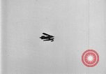 Image convoi de navires nord de l'Océan Atlantique, 1942, de la seconde 62 séquences d'archives historiques vidéo 65675068071