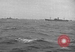 Immagine di Convoglio di navi Oceano atlantico, 1941, secondo 6 filmato di repertorio 65675068072