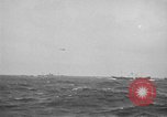 Standbild Konvoi von Schiffen Atlantik, 1941, aus Sekunde 33 historischem Filmmaterial Videoclip 65675068073