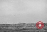 Standbild Konvoi von Schiffen Atlantik, 1941, aus Sekunde 39 historischem Filmmaterial Videoclip 65675068073