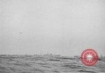 Standbild Konvoi von Schiffen Atlantik, 1941, aus Sekunde 42 historischem Filmmaterial Videoclip 65675068073