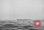 Standbild Konvoi von Schiffen Atlantik, 1941, aus Sekunde 45 historischem Filmmaterial Videoclip 65675068073