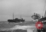 Standbild Konvoi von Schiffen Atlantik, 1941, aus Sekunde 56 historischem Filmmaterial Videoclip 65675068073
