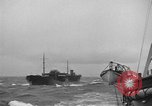 Standbild Konvoi von Schiffen Atlantik, 1941, aus Sekunde 60 historischem Filmmaterial Videoclip 65675068073