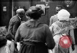 Standbild Afroamerikanische Soldatenfamilie Louisville Kentucky USA, 1917, aus Sekunde 13 historischem Filmmaterial Videoclip 65675068080
