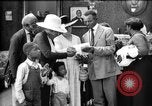 Standbild Afroamerikanische Soldatenfamilie Louisville Kentucky USA, 1917, aus Sekunde 40 historischem Filmmaterial Videoclip 65675068080