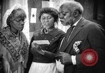 Standbild Negro soldier's Familie Louisville Kentucky USA, 1917, aus Sekunde 19 historischem Filmmaterial Videoclip 65675068087