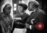 Standbild Negro soldier's Familie Louisville Kentucky USA, 1917, aus Sekunde 30 historischem Filmmaterial Videoclip 65675068087