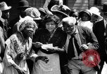Standbild Negro soldier's Familie Louisville Kentucky USA, 1917, aus Sekunde 50 historischem Filmmaterial Videoclip 65675068087