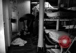 Standbild die Lebensbedingungen an Bord Pazifik, 1953, aus Sekunde 3 historischem Filmmaterial Videoclip 65675068093