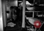 Standbild die Lebensbedingungen an Bord Pazifik, 1953, aus Sekunde 8 historischem Filmmaterial Videoclip 65675068093