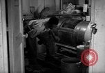 Standbild die Lebensbedingungen an Bord Pazifik, 1953, aus Sekunde 33 historischem Filmmaterial Videoclip 65675068093