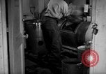 Standbild die Lebensbedingungen an Bord Pazifik, 1953, aus Sekunde 46 historischem Filmmaterial Videoclip 65675068093