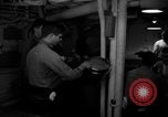 Standbild die Lebensbedingungen an Bord Pazifik, 1953, aus Sekunde 15 historischem Filmmaterial Videoclip 65675068094