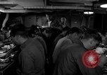 Standbild die Lebensbedingungen an Bord Pazifik, 1953, aus Sekunde 35 historischem Filmmaterial Videoclip 65675068094