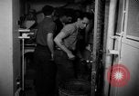 Standbild die Lebensbedingungen an Bord Pazifik, 1953, aus Sekunde 52 historischem Filmmaterial Videoclip 65675068094