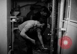 Standbild die Lebensbedingungen an Bord Pazifik, 1953, aus Sekunde 54 historischem Filmmaterial Videoclip 65675068094