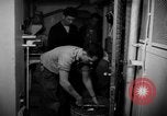 Standbild die Lebensbedingungen an Bord Pazifik, 1953, aus Sekunde 55 historischem Filmmaterial Videoclip 65675068094