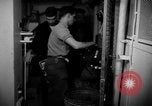Standbild die Lebensbedingungen an Bord Pazifik, 1953, aus Sekunde 61 historischem Filmmaterial Videoclip 65675068094
