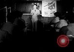 Immagine di Il coreano sailor reclute in aula Jinhae Corea, 1954, secondo 13 filmato di repertorio 65675068098