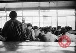 Immagine di Il coreano sailor reclute in aula Jinhae Corea, 1954, secondo 62 filmato di repertorio 65675068098