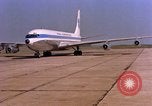 Immagine di Il presidente John F Kennedy esamina razzo Saturn Huntsville Alabama USA, 1963, secondo 25 filmato di repertorio 65675068105