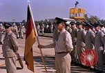 Immagine di Il presidente John F Kennedy esamina razzo Saturn Huntsville Alabama USA, 1963, secondo 29 filmato di repertorio 65675068105